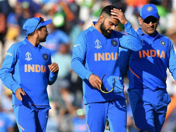 స్టైకింగ్‌ ఎండ్‌లోకి వచ్చిన విరాట్ కోహ్లీ 
