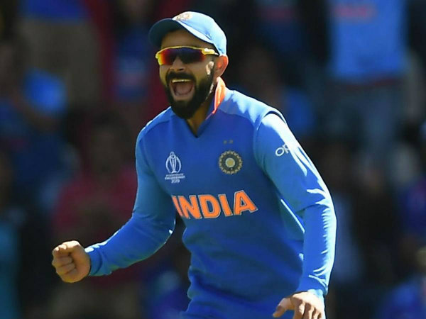 చేతులు జోడించి..