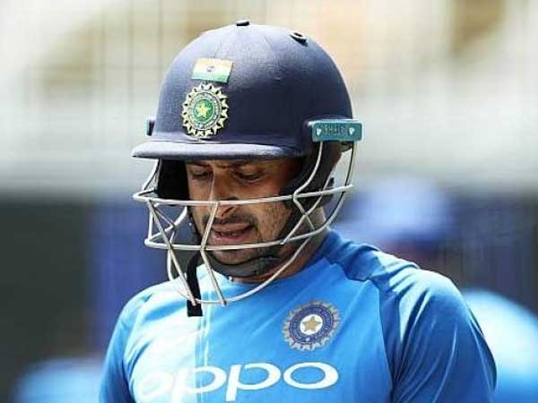 రాయుడిని స్టాండ్‌ బైగా ప్రకటించి