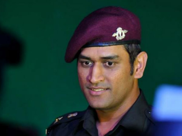 లెఫ్టినెంట్‌ కల్నల్‌ హోదాలో ధోని