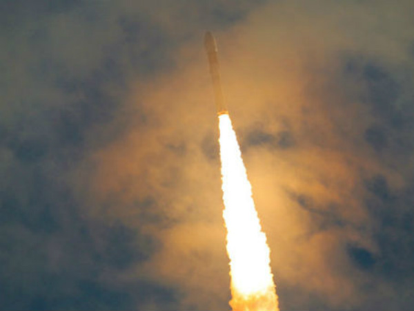 అపోజీ మోటారును మండించడం ద్వారా