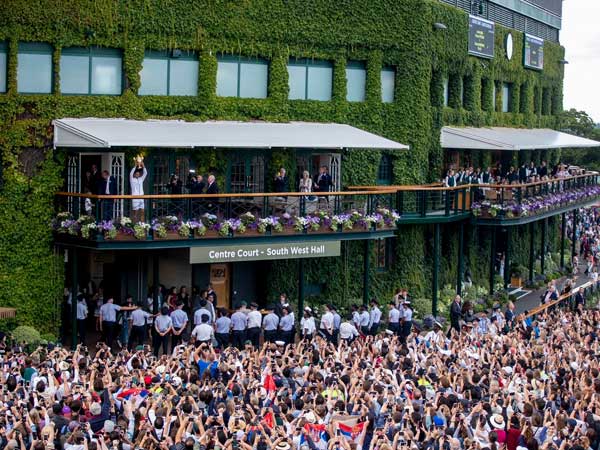 నాలుగో సెట్‌లో మళ్లీ ఫెదరర్‌ జోరు 