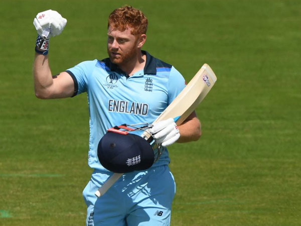 వరుస విరామాల్లో వికెట్లు: