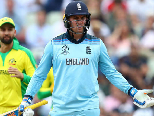 ప్యాట్ క‌మ్మిన్స్ బౌలింగ్‌లో