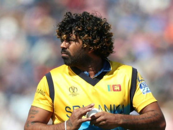 సహచర ఆటగాళ్లకు ప్రోత్సహం: