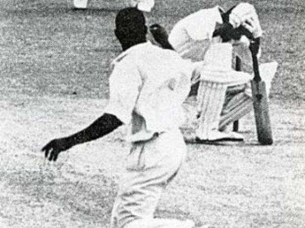  బంతిని తప్పుగా అంచనా వేసి: