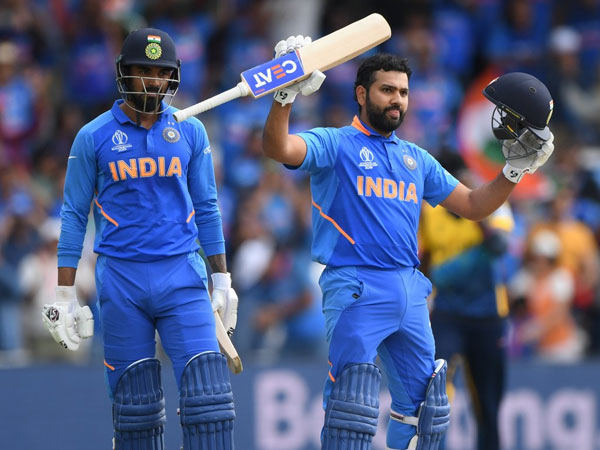 తొలి బ్యాట్స్‌మెన్‌..