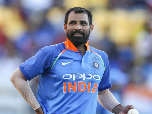  షమీని ఆడించాలి: