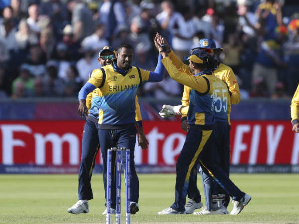 లంక బౌలింగ్‌పై సుడిగాలిలా..