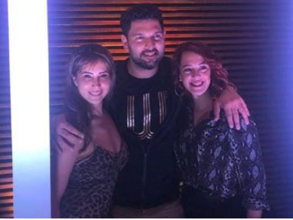 ప్రియురాలితో ఎంజాయ్: