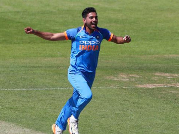 బ్యాట్స్‌మెన్‌ను ప్రమాదంలోకి నెట్టగలడు: