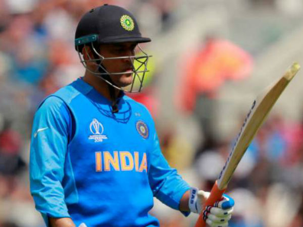 మహేంద్ర సింగ్ ధోని - 532 పరుగులు