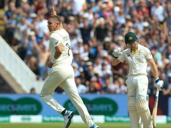 ఇంగ్లాండ్ ఛాంప్స్, ఆసీస్ చీట్స్