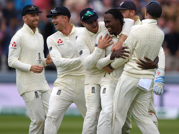 ఆదుకున్న లబ్‌షేన్: