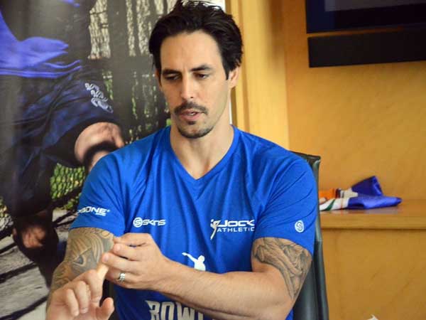 వారు క్రికెట్‌ లవర్సే కాదు: