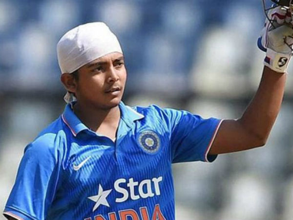 లేట్ నైట్ పార్టీలకు హాజరు