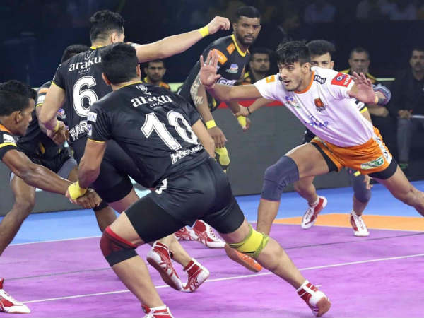 12 రైడ్లలో 7 పాయింట్లు సాధించిన సిద్ధార్థ్ దేశాయ్