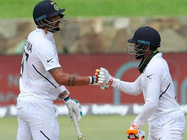 2009లో అంతర్జాతీయ క్రికెట్‌లోకి అరంగేట్రం 