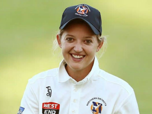 నగ్న చిత్రాన్ని ఇనిస్టాగ్రామ్ ఖాతాలో