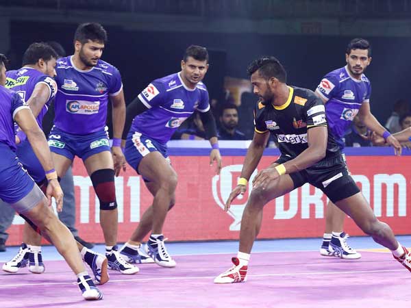 వికాశ్‌ చెలరేగినా: