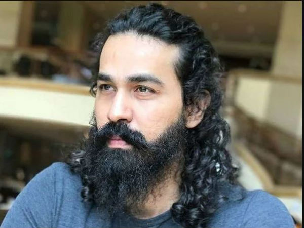 దేశవాళీ క్రికెట్‌లో సౌరాష్ట్ర జట్టుకు ప్రాతినిథ్యం 