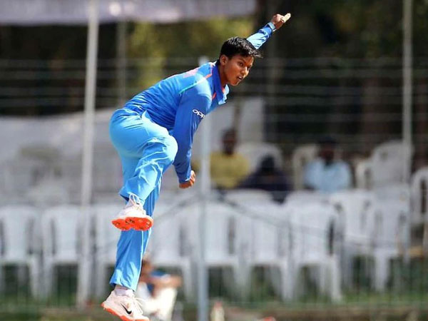 స్పిన్ అస్రంతో దెబ్బ: