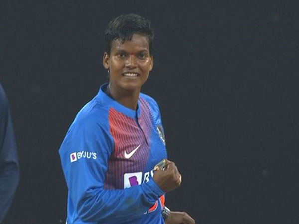 దీప్తి శర్మ మరోసారి విజృంభిస్తే: