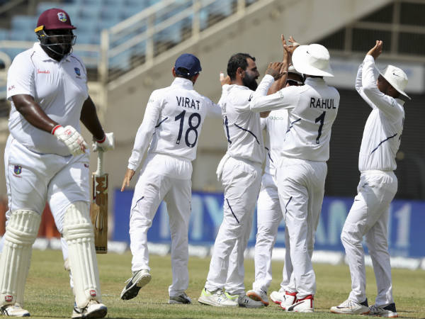 ఫాలోఆన్‌ ఇవ్వకుండా: