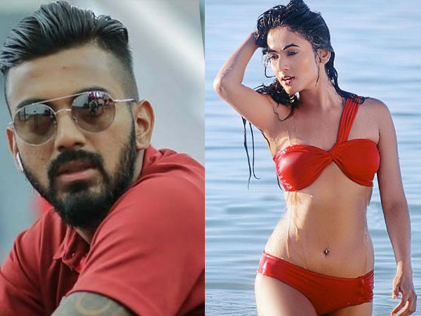 సోనాల్ చౌహాన్‌తో ఎఫైర్: