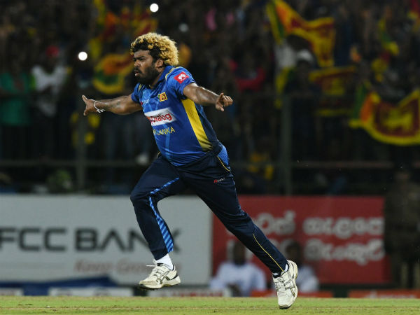 టాస్ గెలిచిన శ్రీలంక 