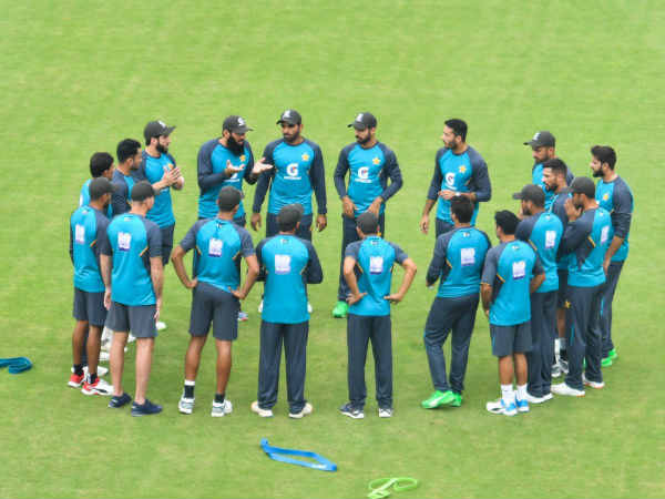 సీనియర్ ఆటగాళ్లు డుమ్మా