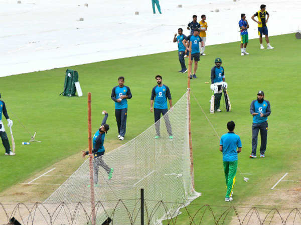 కరాచీ వేదికగా తొలి వన్డే