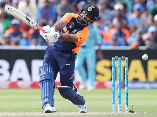 ధోని రికార్డు బద్దలు