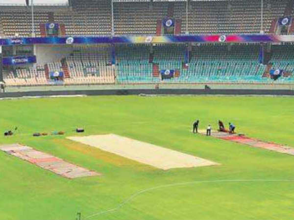 విశాఖలో మొదటి టెస్ట్: