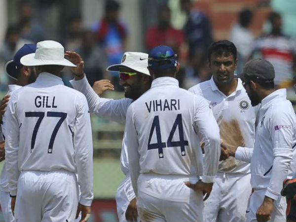 అరంగేట్ర మ్యాచ్‌లోనే 8 వికెట్లు