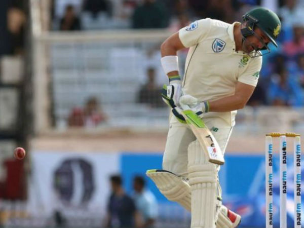 పరిగెత్తుకొచ్చిన ఫిజియో