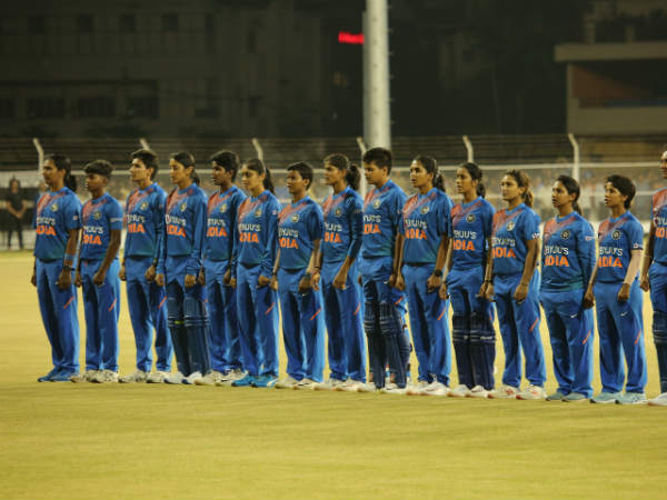 మెరిసిన షఫాలీ: