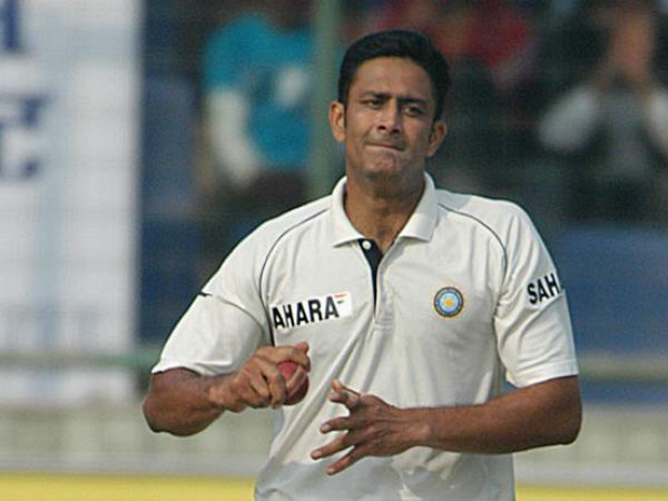 అగ్ర స్థానంలో కుంబ్లే: