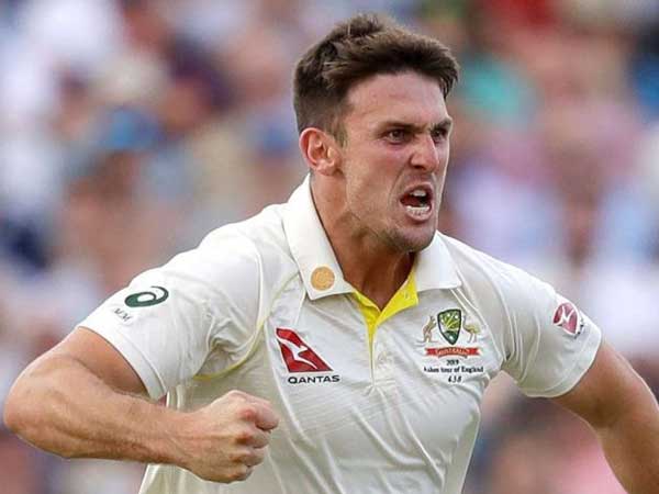 డ్రెస్సింగ్ రూమ్ గోడకు పంచ్‌: