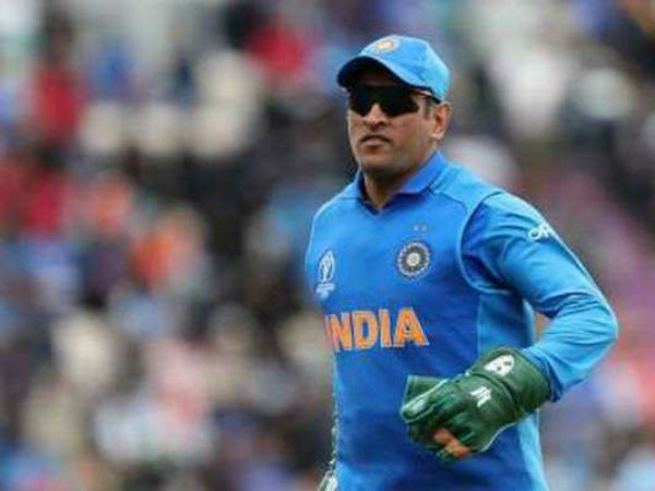 ధోని నీడలాంటి వాడు