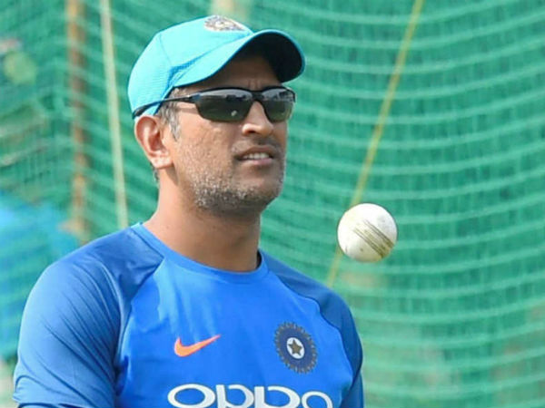 అంతర్జాతీయ క్రికెట్‌కు దూరం