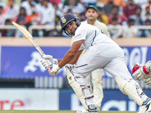 మూడు టెస్టుల్లో భారత్‌ తరఫున మూడు డబుల్‌ సెంచరీలు