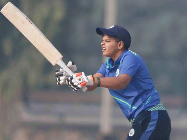 హెయిర్‌ కట్‌ చేయించి అకాడమీలో చేర్చా: