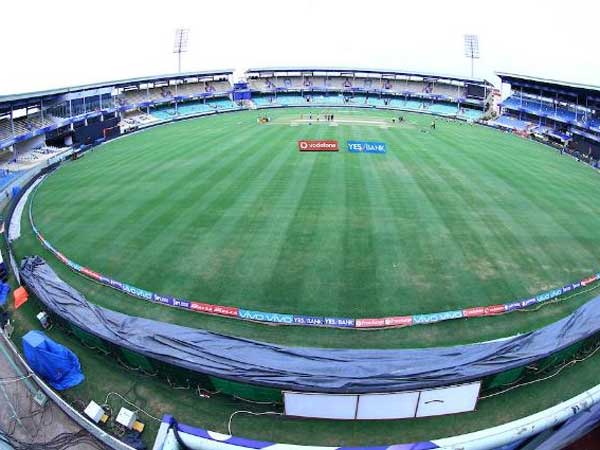 అరగంటలో పిచ్‌ సిద్ధం