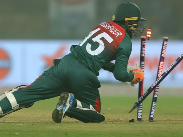 ఆదిలోనే షాక్: