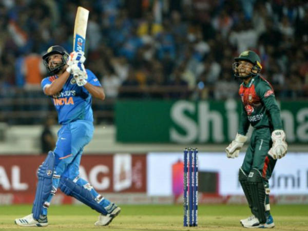  కోహ్లీతో సమంగా: