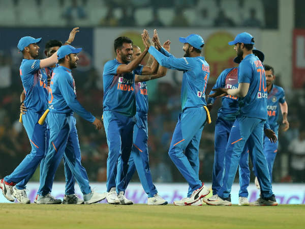 చెలరేగిన శ్రేయాస్: