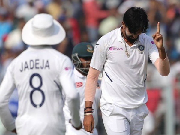 నలుగురు బ్యాట్స్‌మన్‌ డకౌట్‌