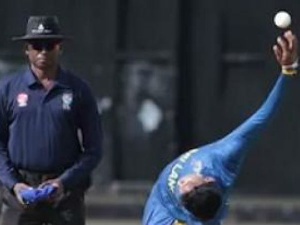 గాలే క్రికెట్ క్లబ్ తరుపున అరంగేట్రం