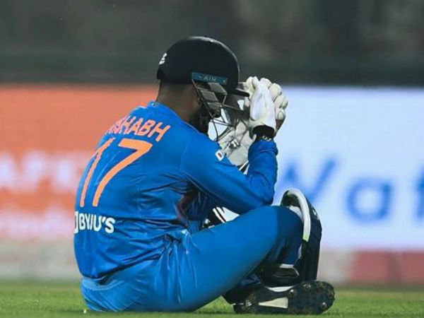  రోహిత్‌ను ఒప్పించి డీఆర్‌ఎస్‌కు వెళ్లిన పంత్: